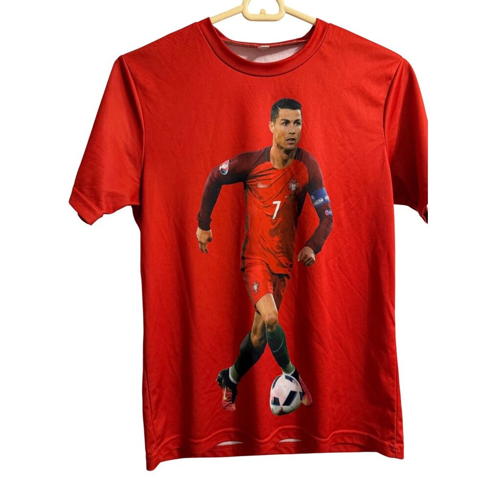 Cristiano Ronaldo Red Graphic Soccer T-Shirt Large With Number 7 Print